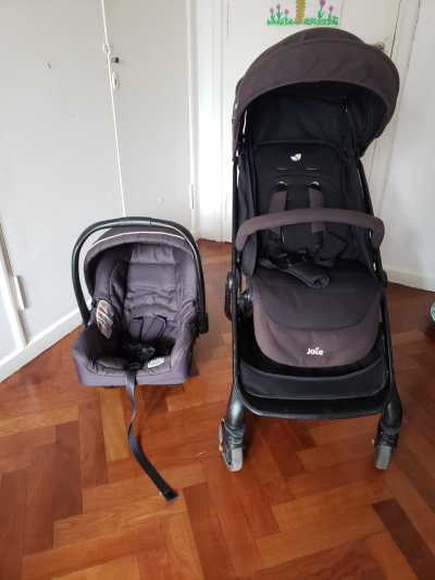 Cochecito con huevito y base isofix Joie Turist